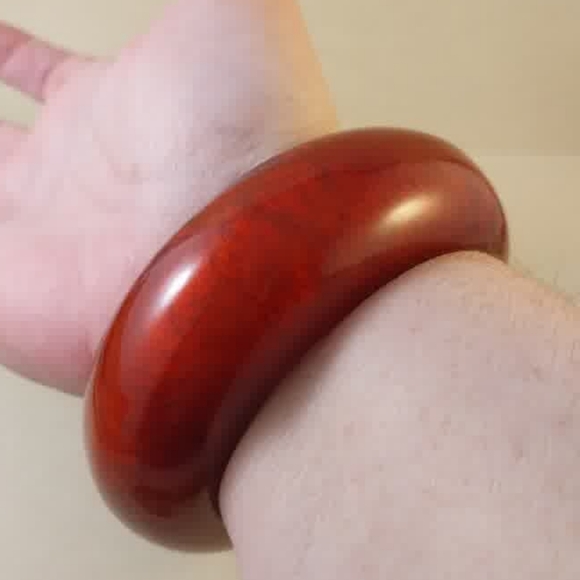 Vintage Bakelite Red Resin Dome Bangle Bracelet - Picture 8 of 16